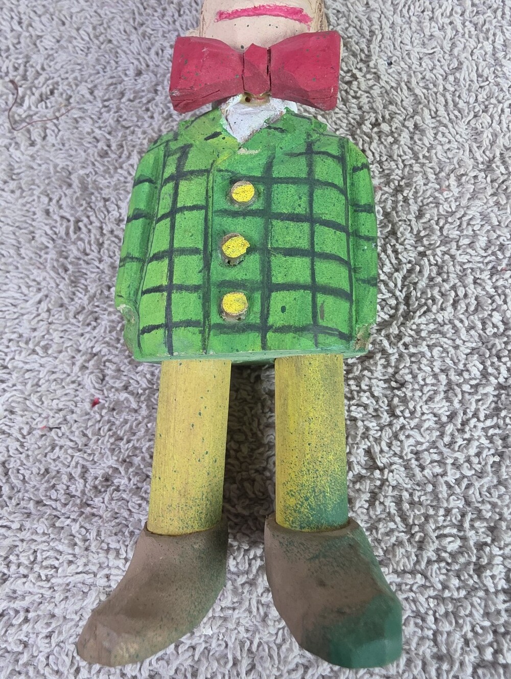 Handcrafted Folk Art Green Wooden Figurine Pair with Red Bow Ties - Picture 8 of 16